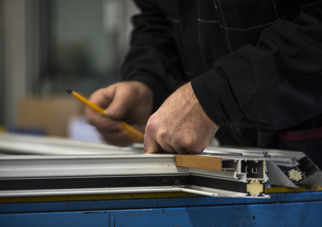 laboratorio_09 - B.O.Z. Serramenti